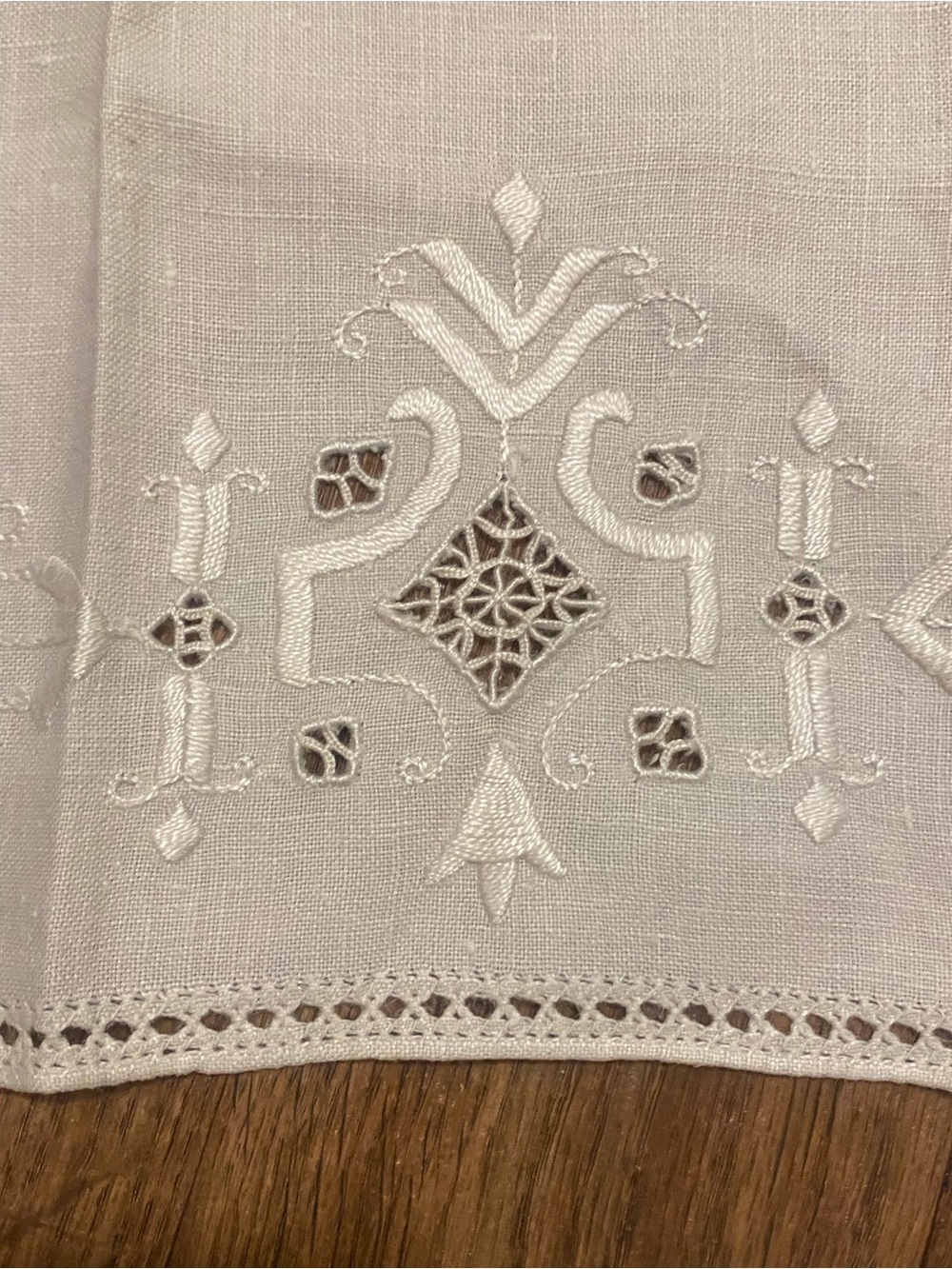 Vintage Ivory Beige Linen Tea Dish Towel 21x14 Embroidered Pattern At Bottom